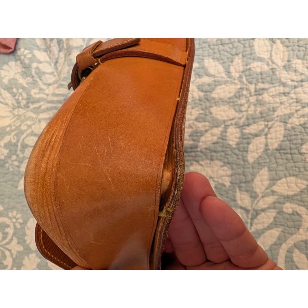 Louis Vuitton Cartouchiere MM Tan Epi Leather Crossbody Bag Vintage Messenger - Picture 9 of 16